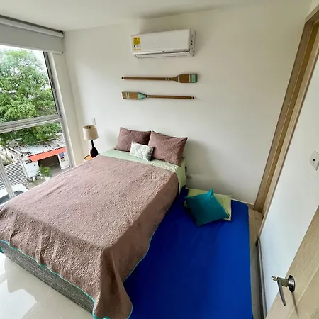En Cerca Del Mar Y El Aeropuerto Apartamento