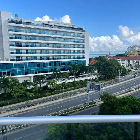 En Cerca Del Mar Y El Aeropuerto Apartamento *